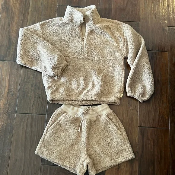 Hollister Gilly Hicks Cozy Fleece Sherpa 1/2 Zip Matching Shorts W/ Pockets Tan - Picture 1 of 6